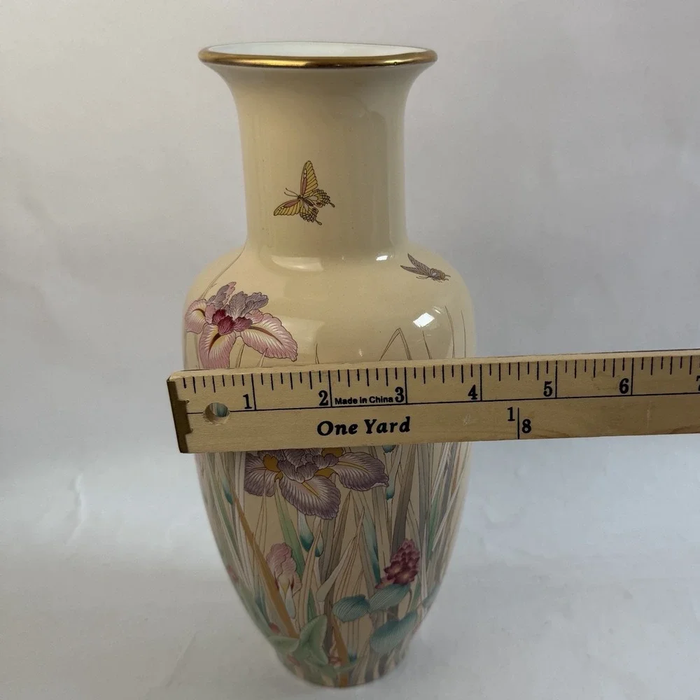 Vintage Vase Butterfly Girly Feminine 90s Made In Japan Giftable Vtg Decor